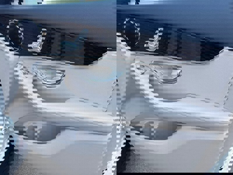 Used 2017 Mercedes-Benz GLC 300 image 26