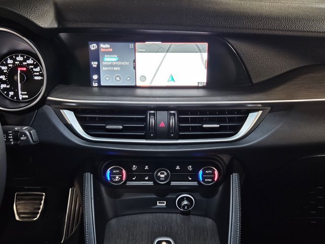 Used 2022 Alfa Romeo Stelvio Ti AWD/4WD image 14