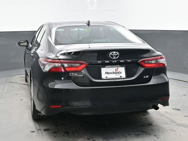 Used 2023 Toyota Camry LE FWD image 5