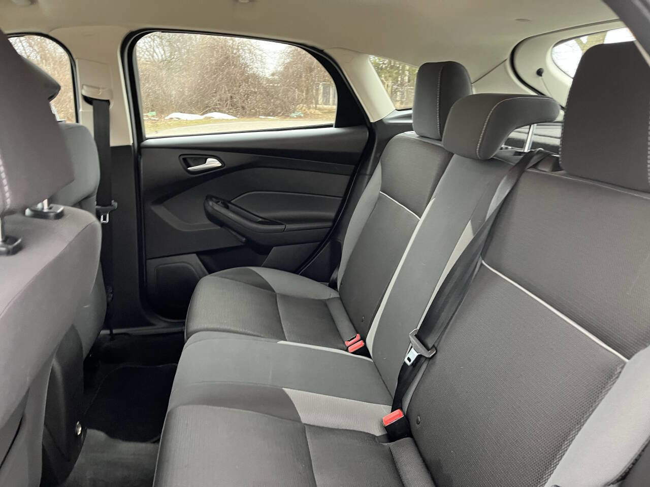 Used 2013 Ford Focus SE image 26