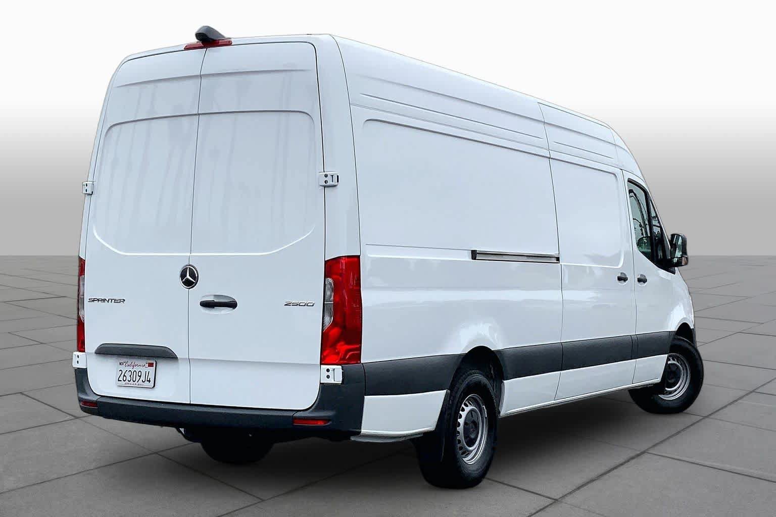 Used 2025 Mercedes-Benz Sprinter 2500 image 12