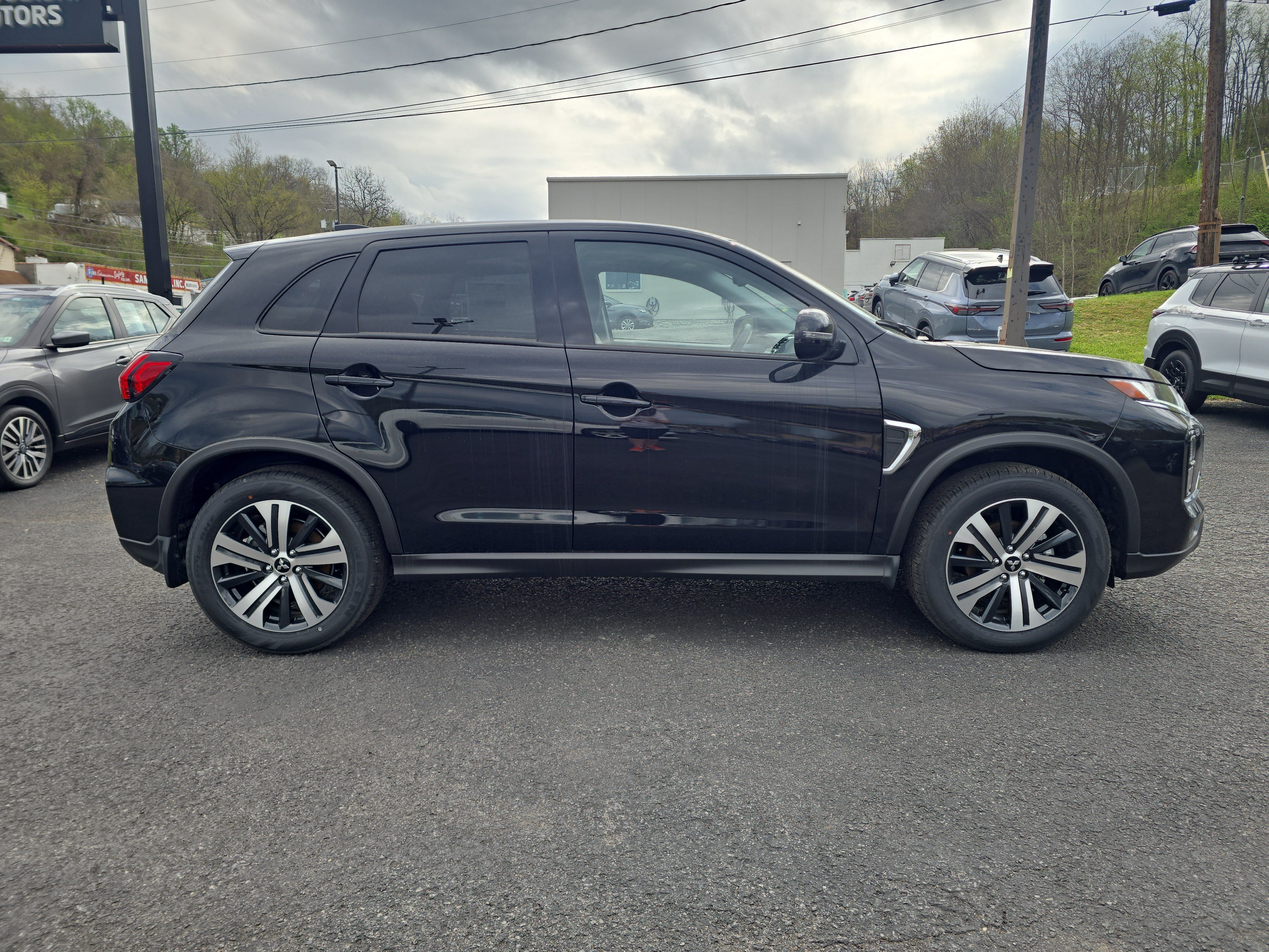 New 2026 Mitsubishi Outlander Sport SE AWD/4WD image 3