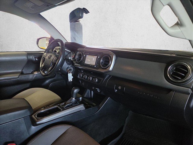 Used 2017 Toyota Tacoma SR5 w/ Tow Package AWD/4WD image 19