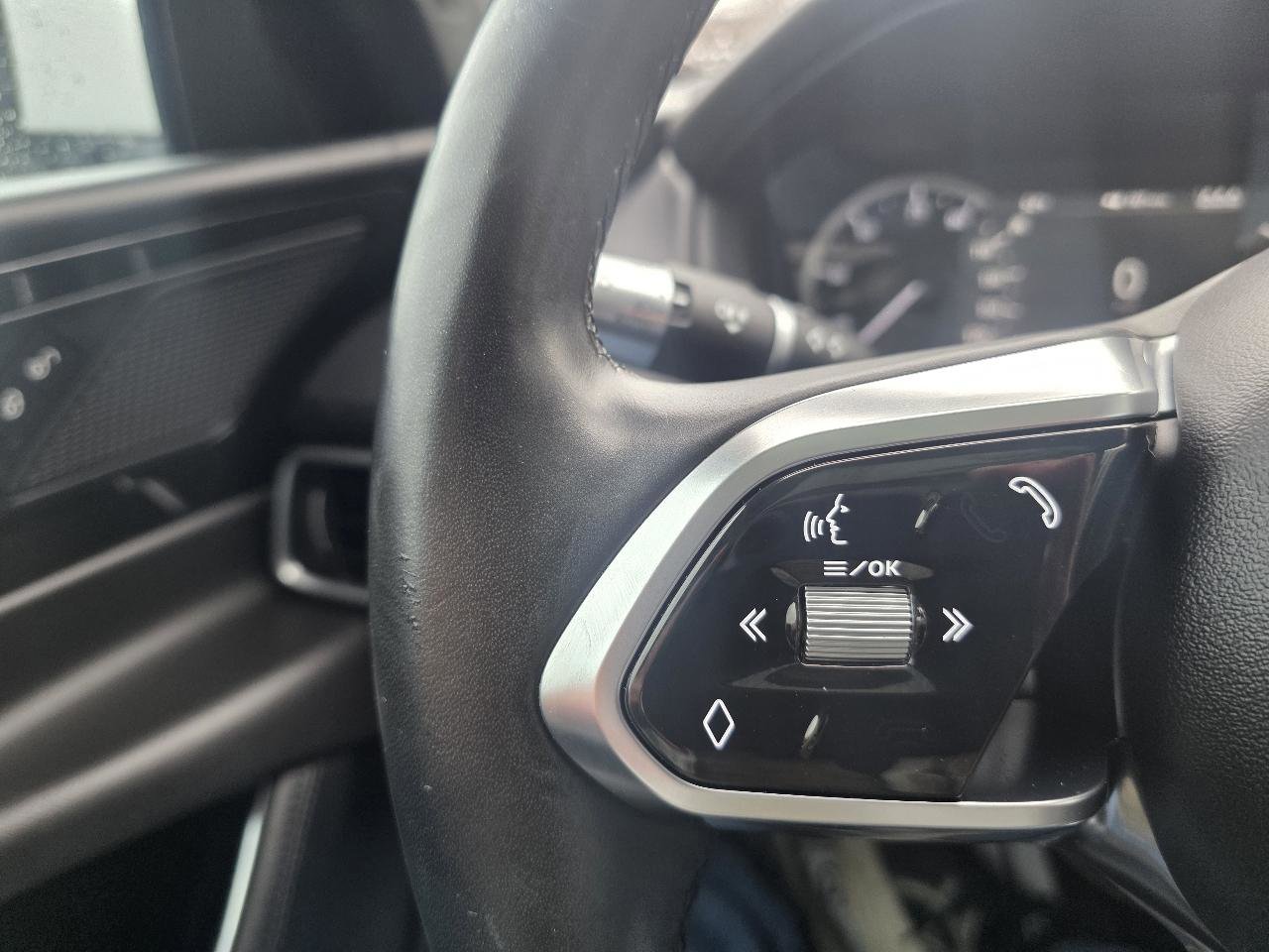 Used 2020 Jaguar XE S image 19