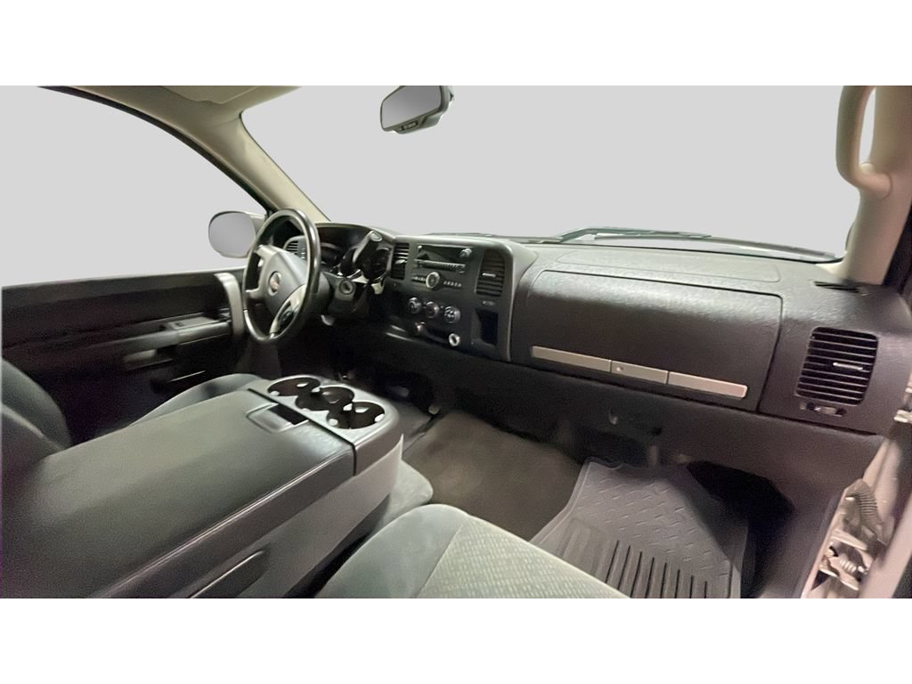 Used 2008 GMC Sierra 1500 SLE w/ Z71 Off-Road Package RWD image 18