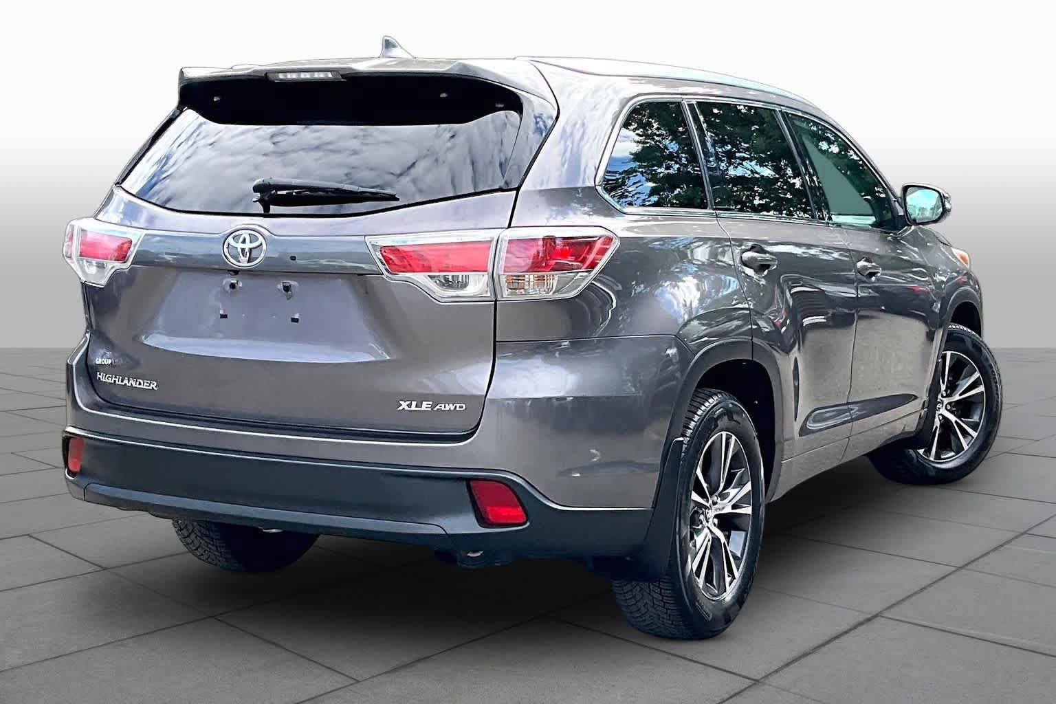 Used 2016 Toyota Highlander XLE AWD/4WD image 13
