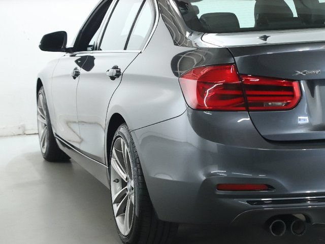 Used 2018 BMW 330i xDrive Sedan w/ Premium Package AWD/4WD image 46
