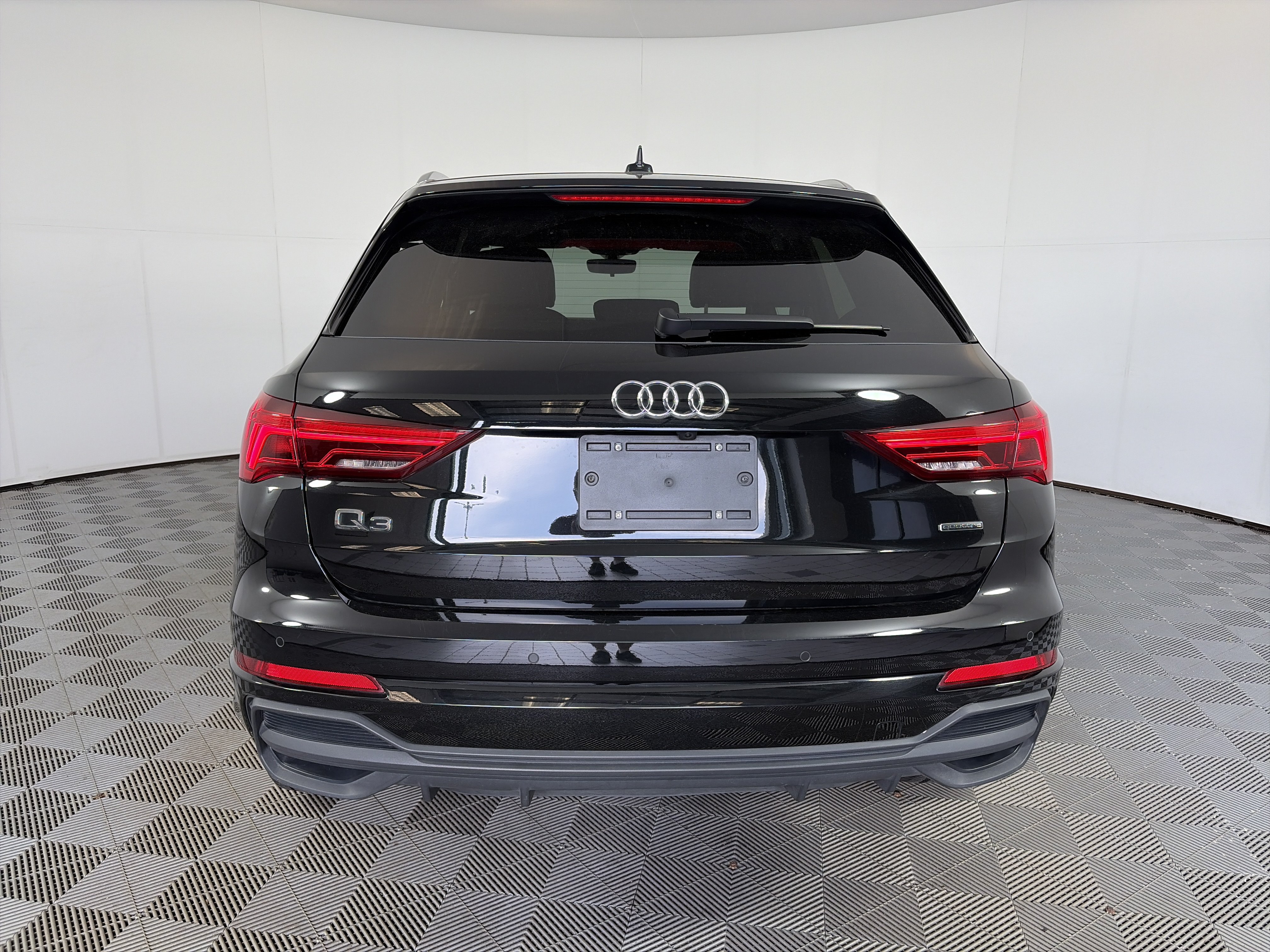 Used 2025 Audi Q3 2.0T Premium AWD/4WD image 9