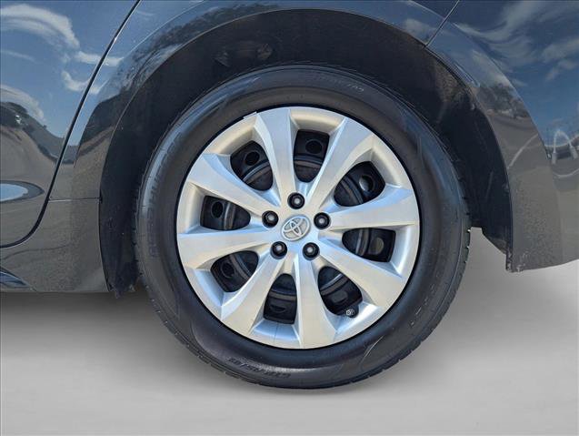 Used 2020 Toyota Corolla LE image 21