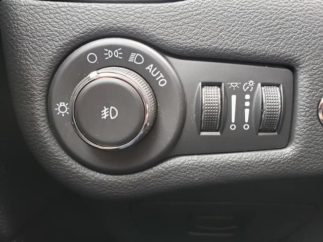 Used 2022 Jeep Cherokee Latitude Lux AWD/4WD image 24
