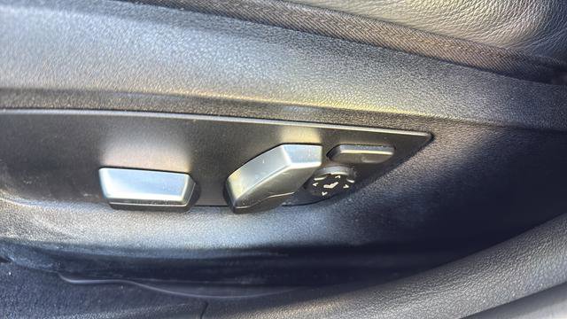 Used 2020 BMW 540i w/ M Sport Package RWD image 13