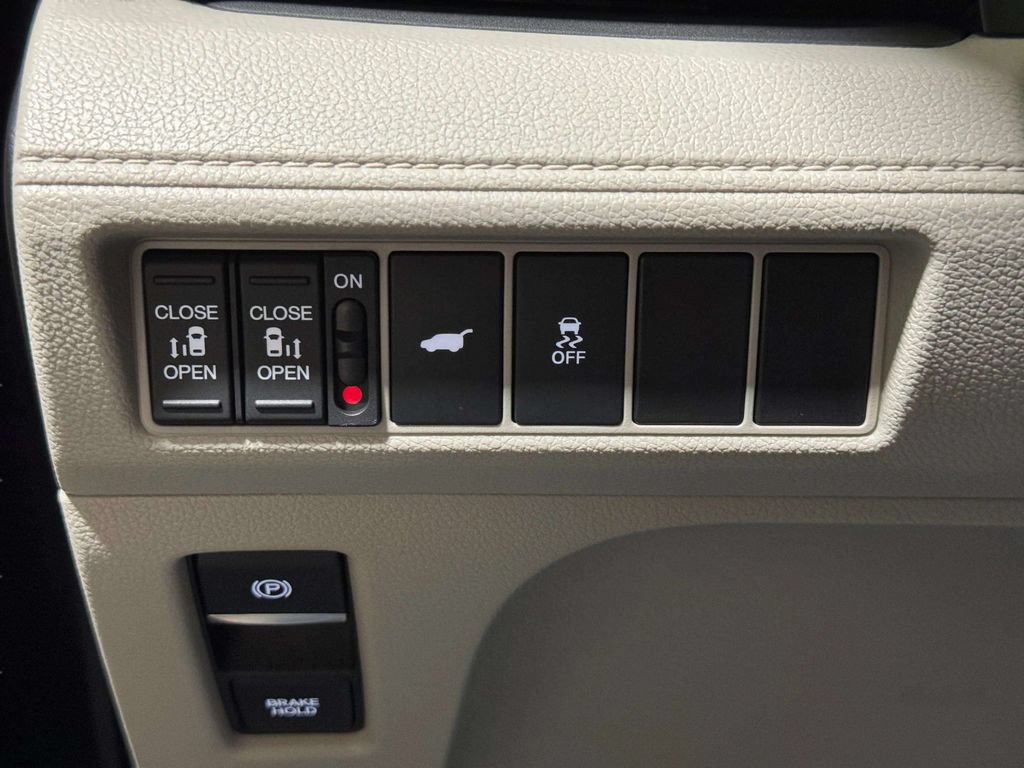 Used 2025 Honda Odyssey EX-L image 10