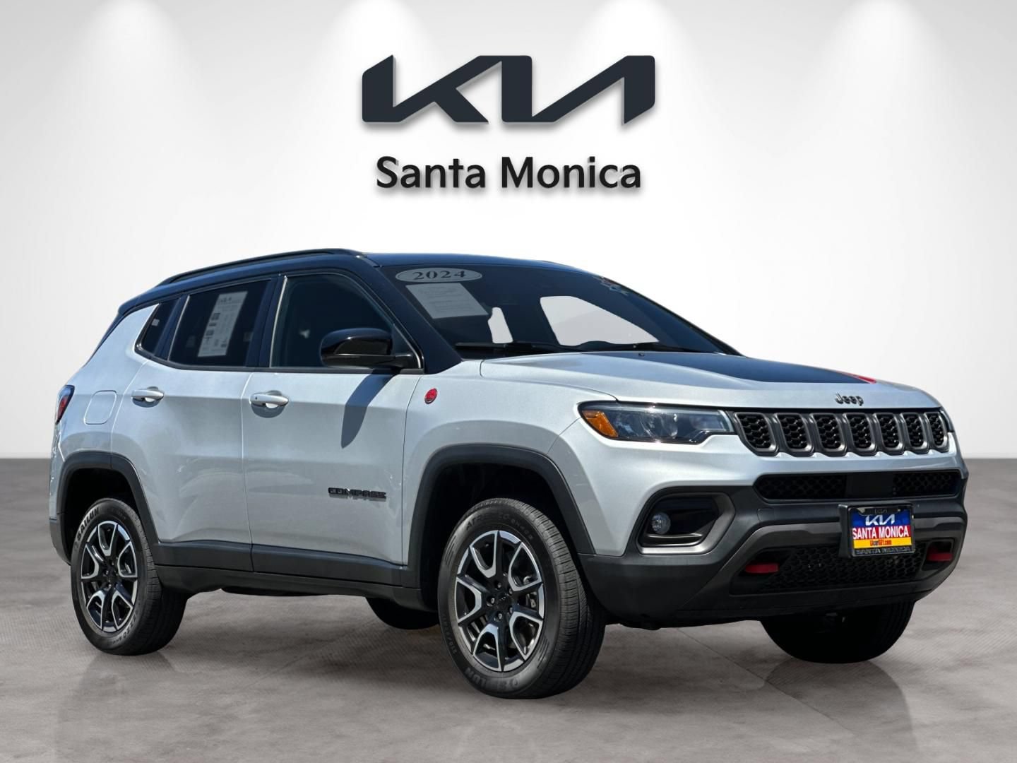 Used 2024 Jeep Compass Trailhawk AWD/4WD image 8