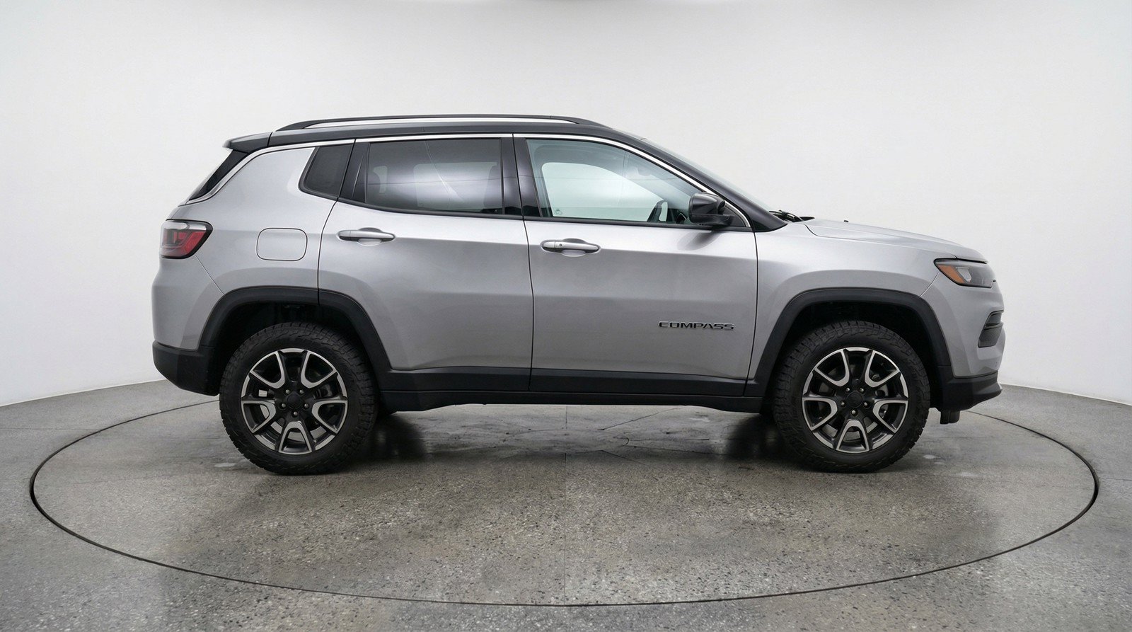 Used 2025 Jeep Compass Trailhawk AWD/4WD image 11