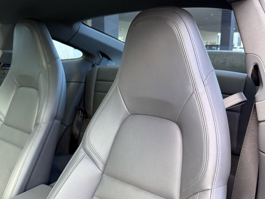 Used 2022 Porsche 911 Carrera image 2