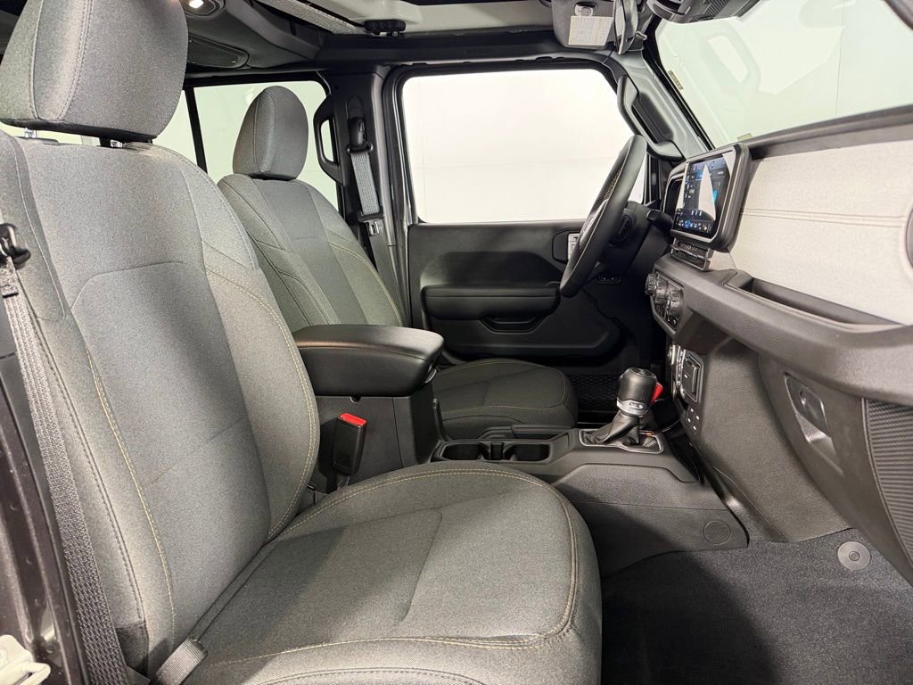 Used 2024 Jeep Wrangler Unlimited Sport AWD/4WD image 30