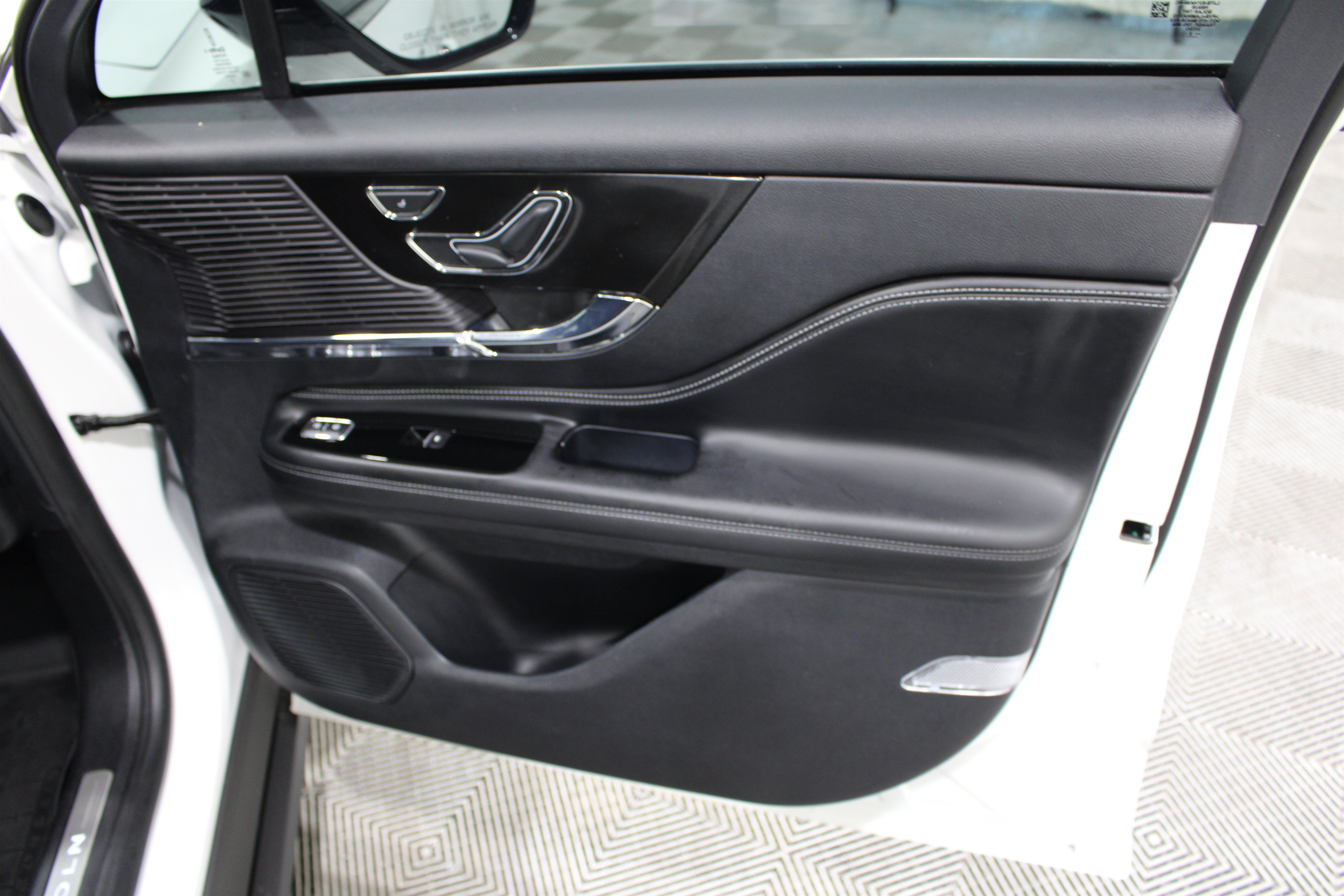 Certified 2022 Lincoln Corsair AWD w/ Premium Package image 27