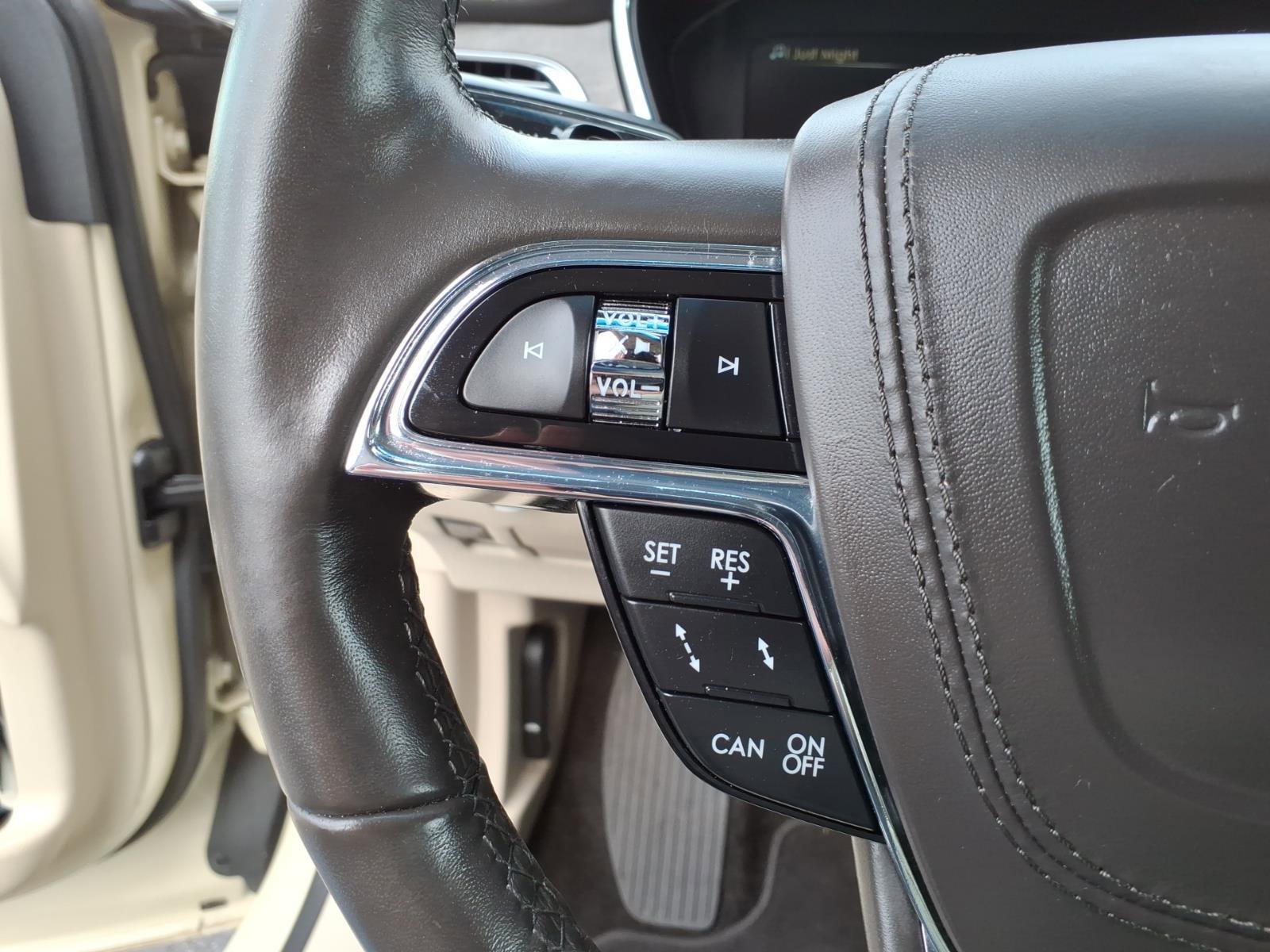 Used 2018 Lincoln Continental Reserve image 18