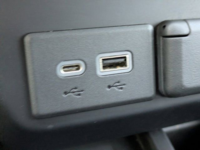 Used 2021 GMC Sierra 2500 AT4 w/ AT4 Preferred Package image 18