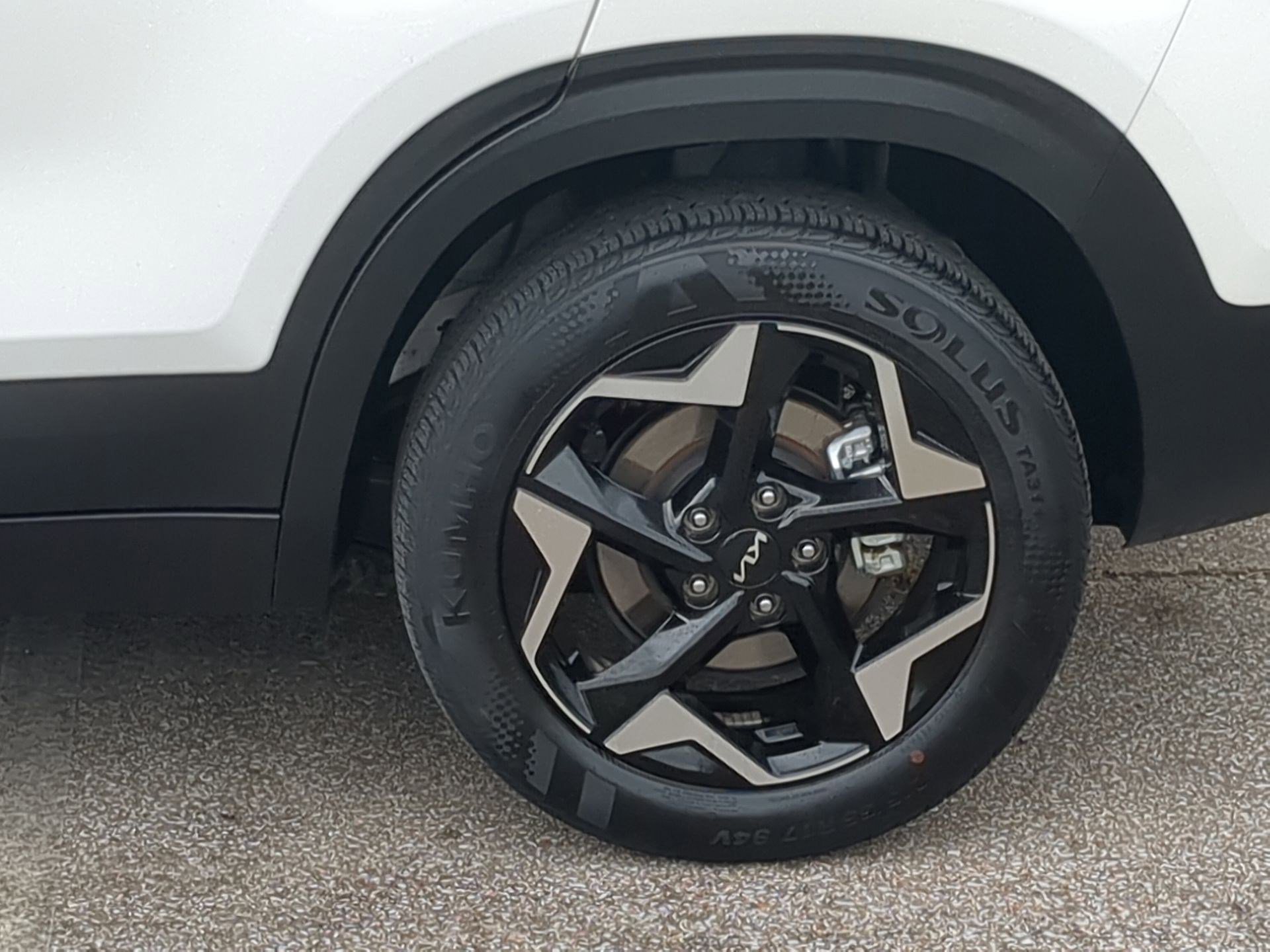 Certified 2024 Kia Seltos EX AWD/4WD image 10