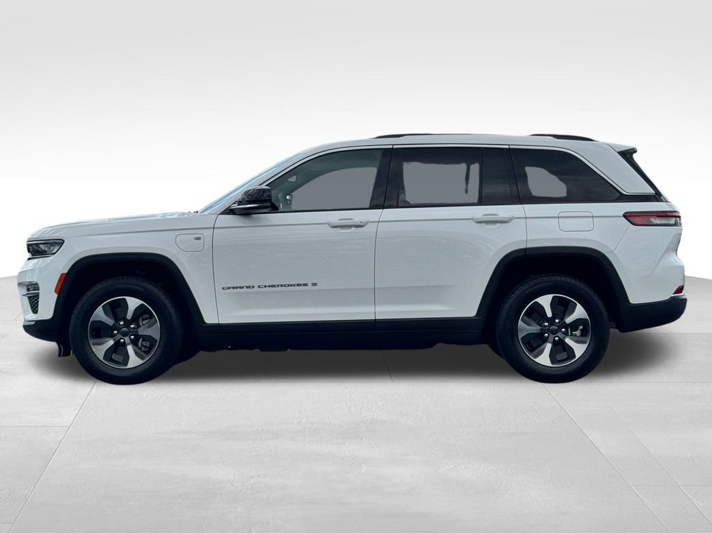 Used 2023 Jeep Grand Cherokee 4WD 4xe image 4