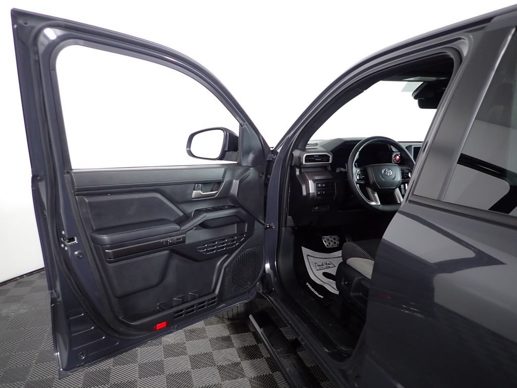 Used 2025 Toyota Tacoma TRD Sport AWD/4WD image 19
