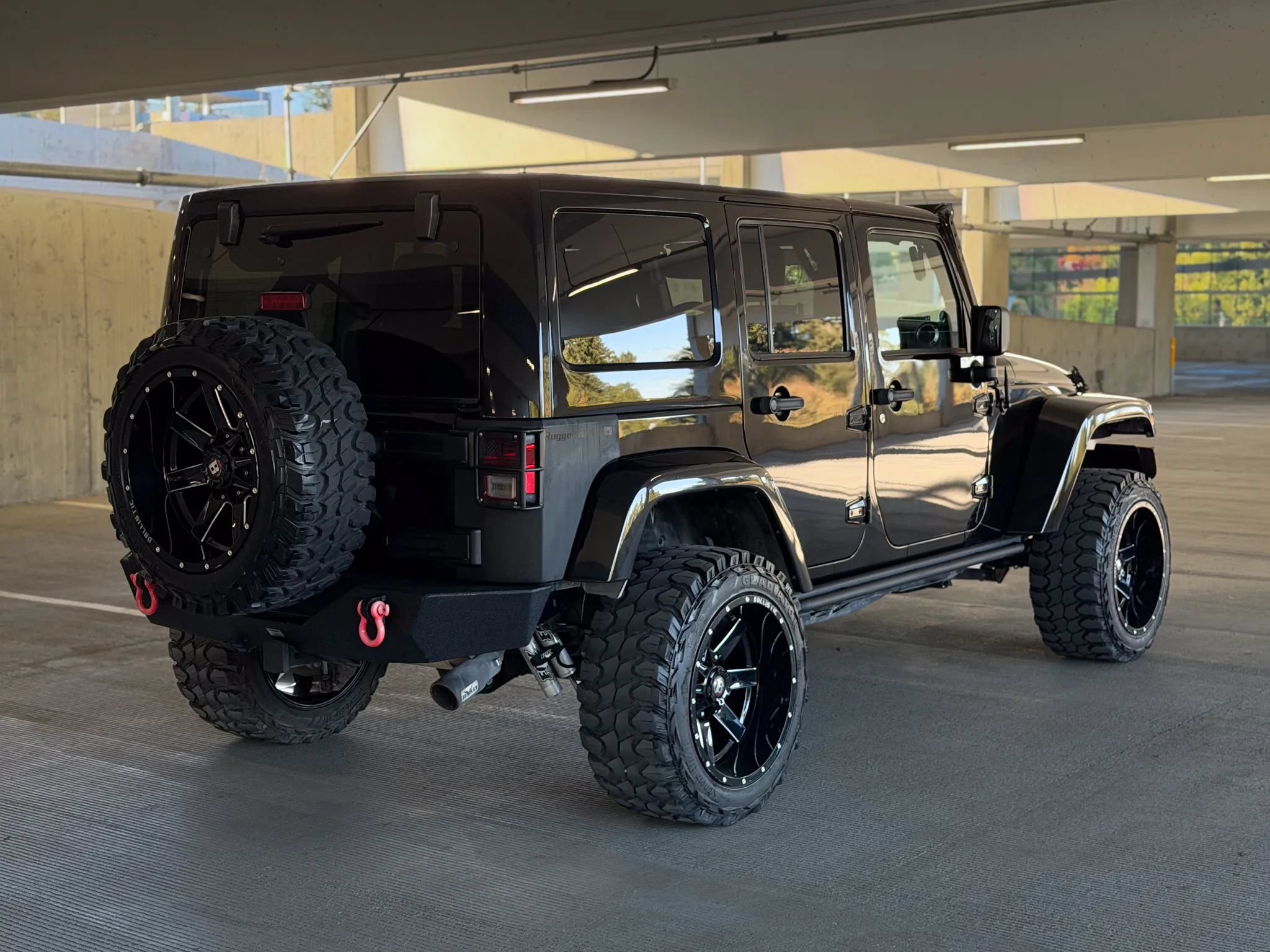 Used 2012 Jeep Wrangler Unlimited Rubicon AWD/4WD image 5