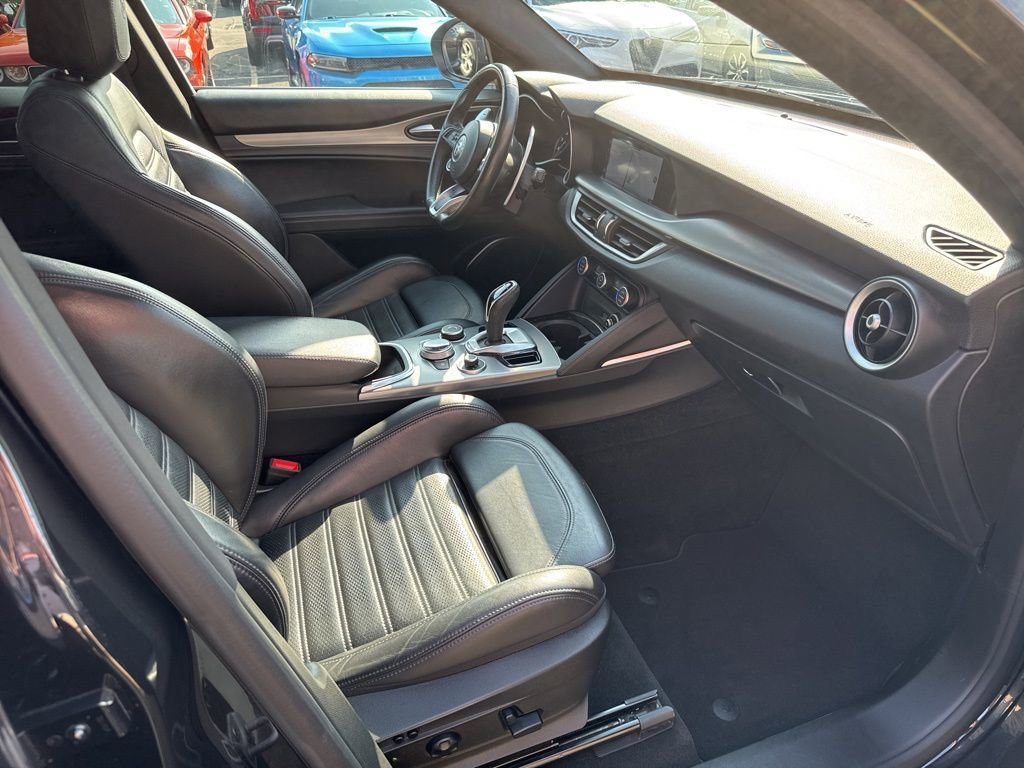 Used 2022 Alfa Romeo Stelvio Veloce image 59