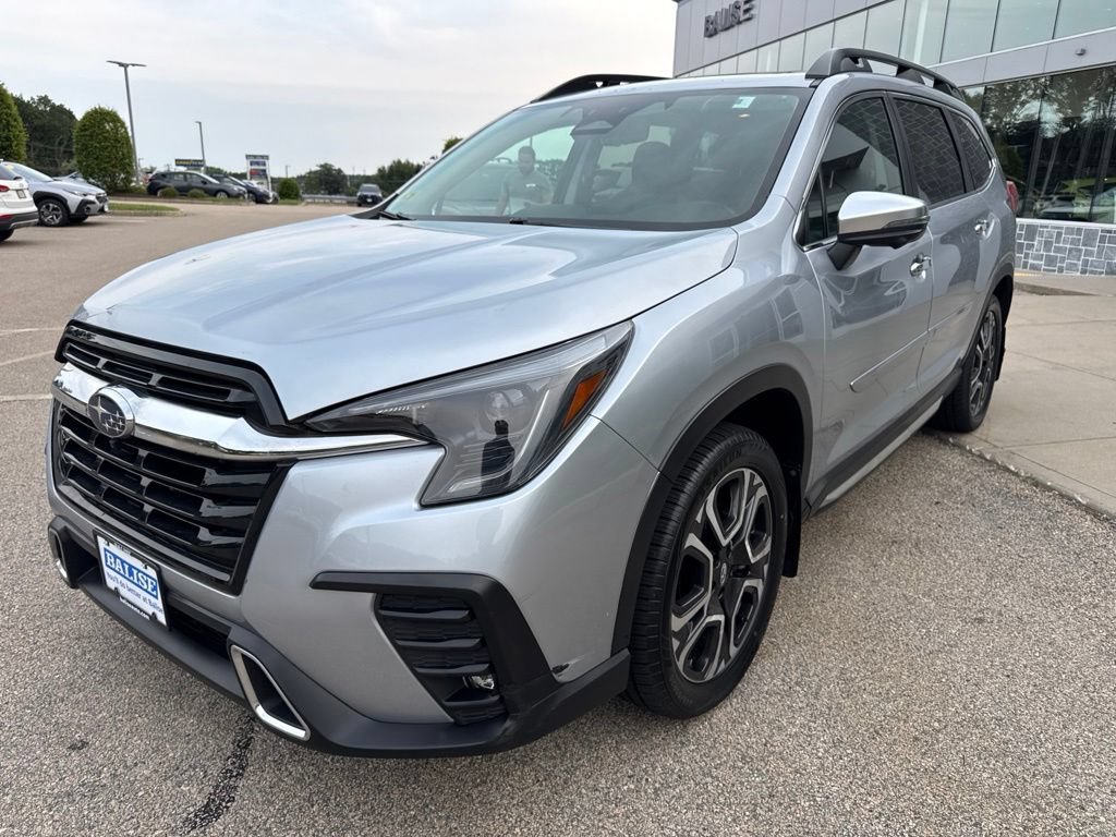Used 2023 Subaru Ascent Touring AWD/4WD image 5