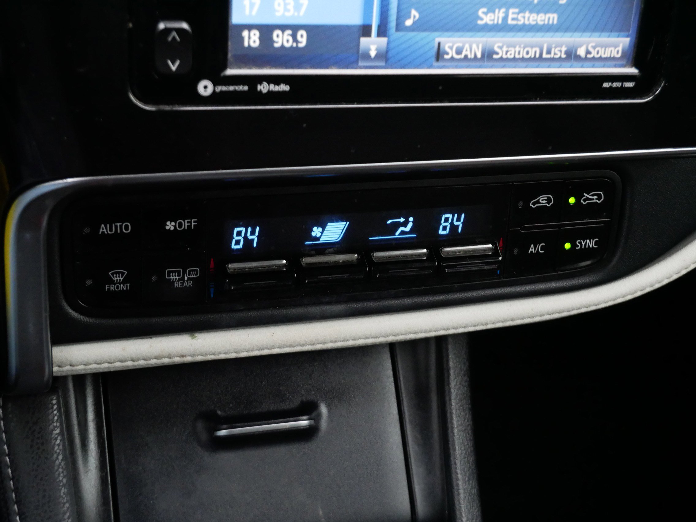 Used 2018 Toyota Corolla iM image 23