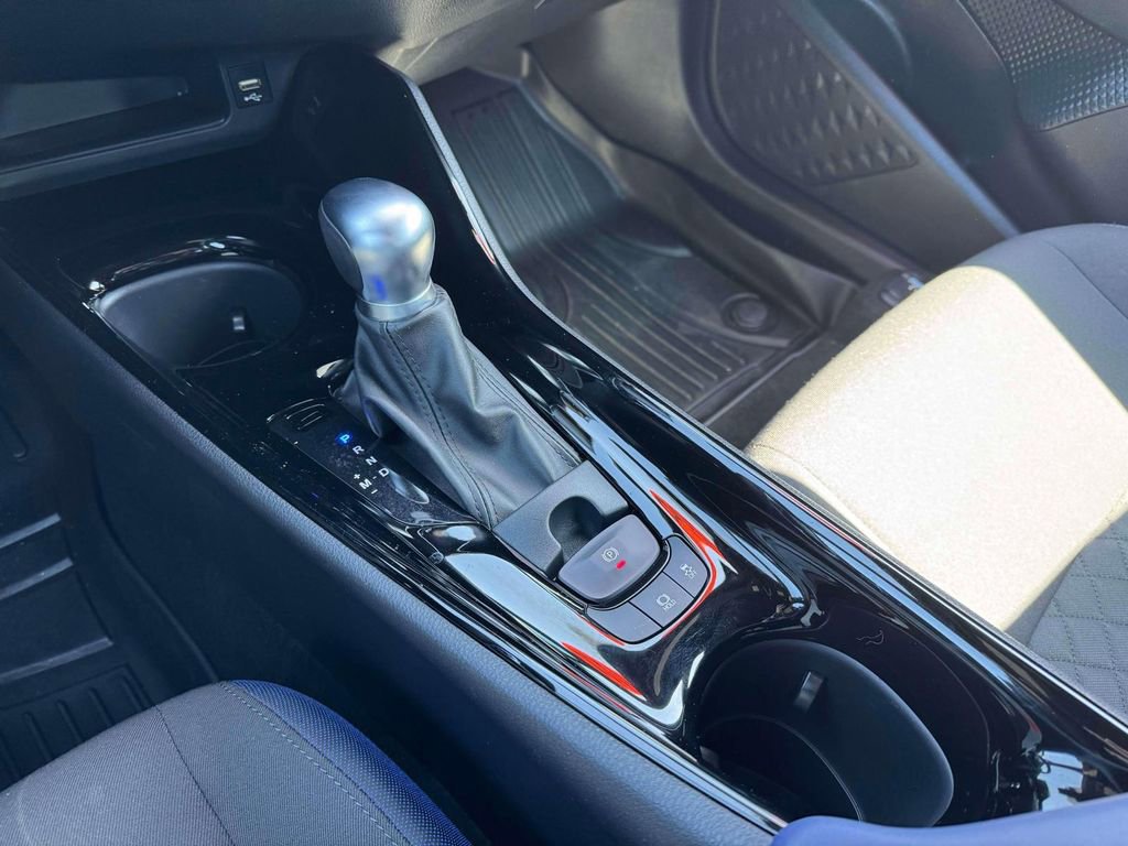 Used 2021 Toyota C-HR XLE image 31