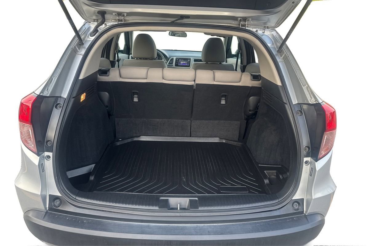 Used 2016 Honda HR-V EX image 12