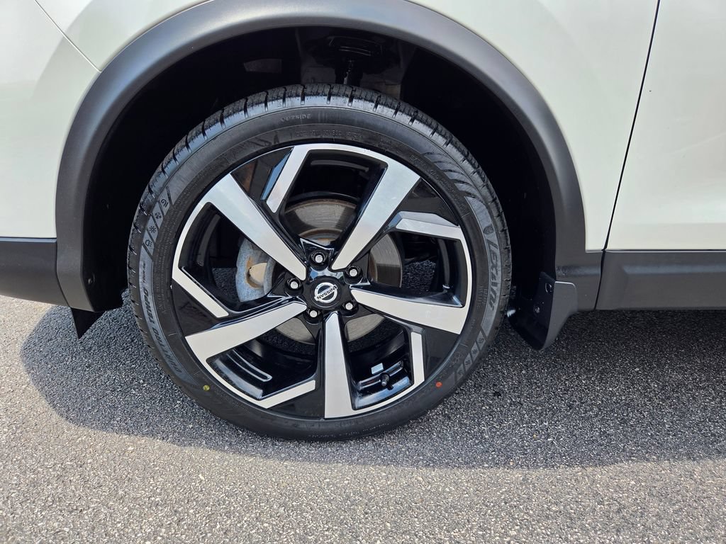 Used 2022 Nissan Rogue Sport SL AWD/4WD image 13