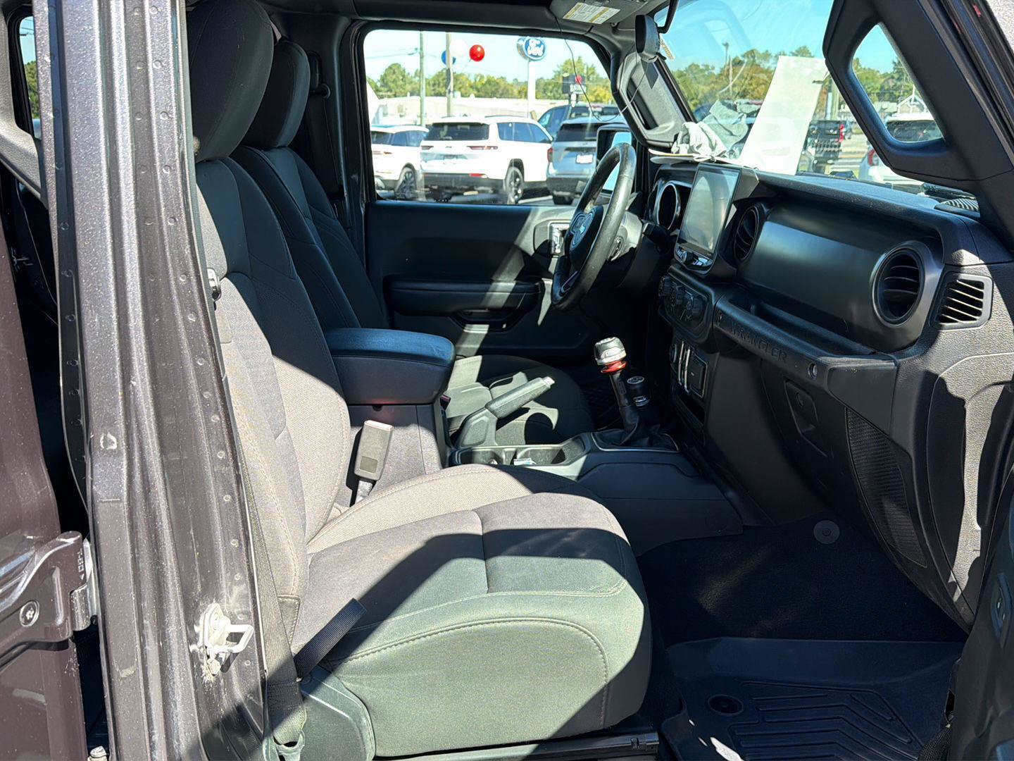 Used 2019 Jeep Wrangler Unlimited Sport S AWD/4WD image 13