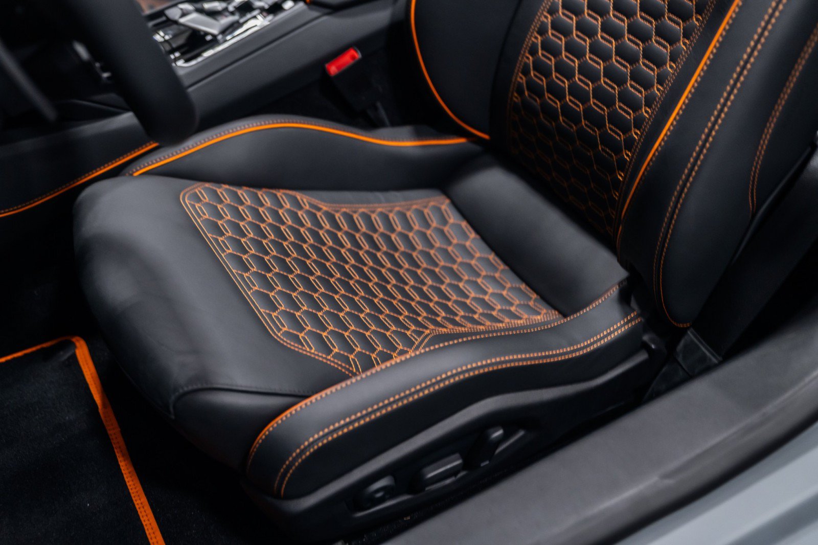 Used 2024 Lamborghini Huracan EVO AWD/4WD image 22
