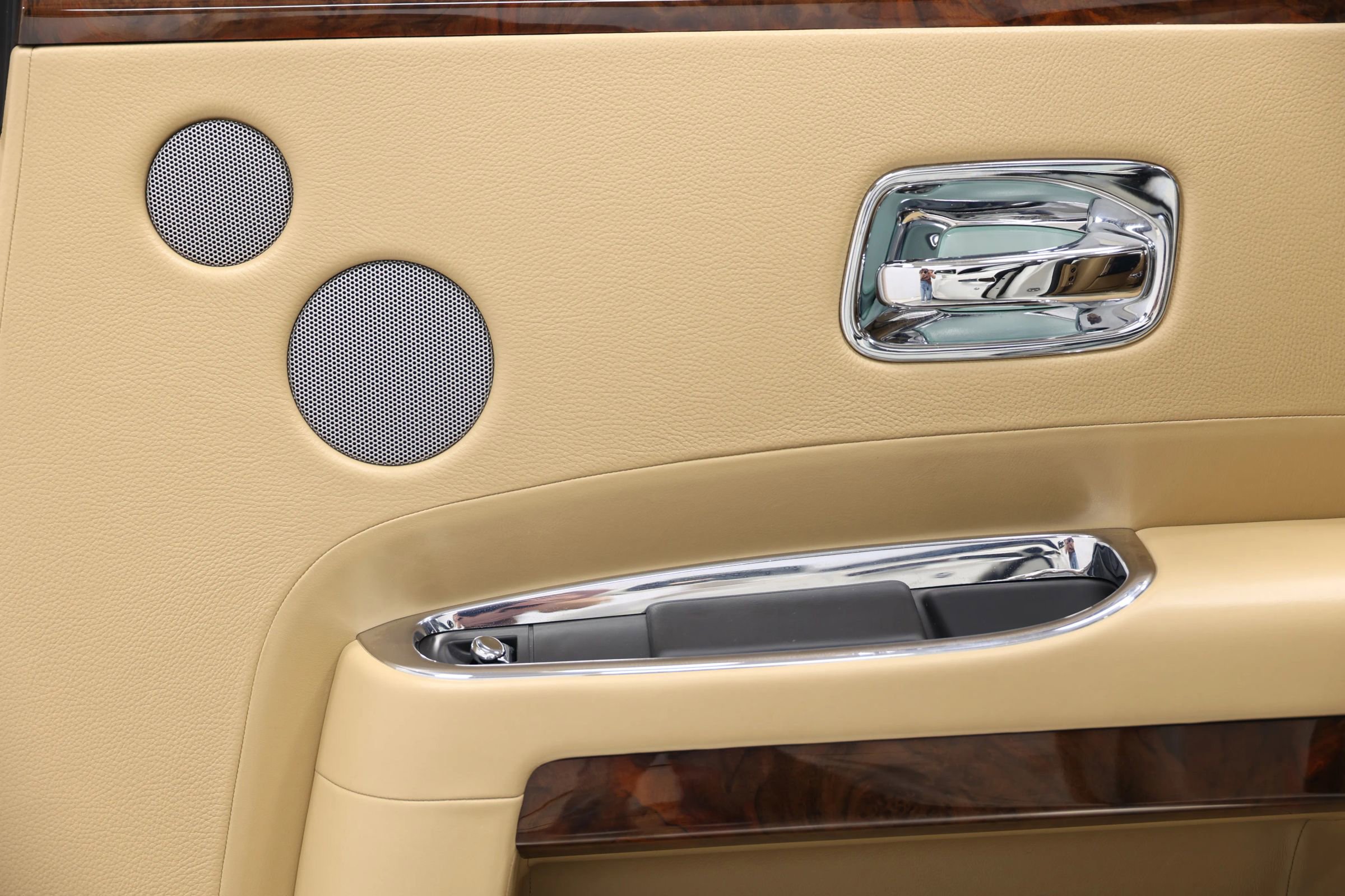 Used 2015 Rolls-Royce Ghost RWD image 77