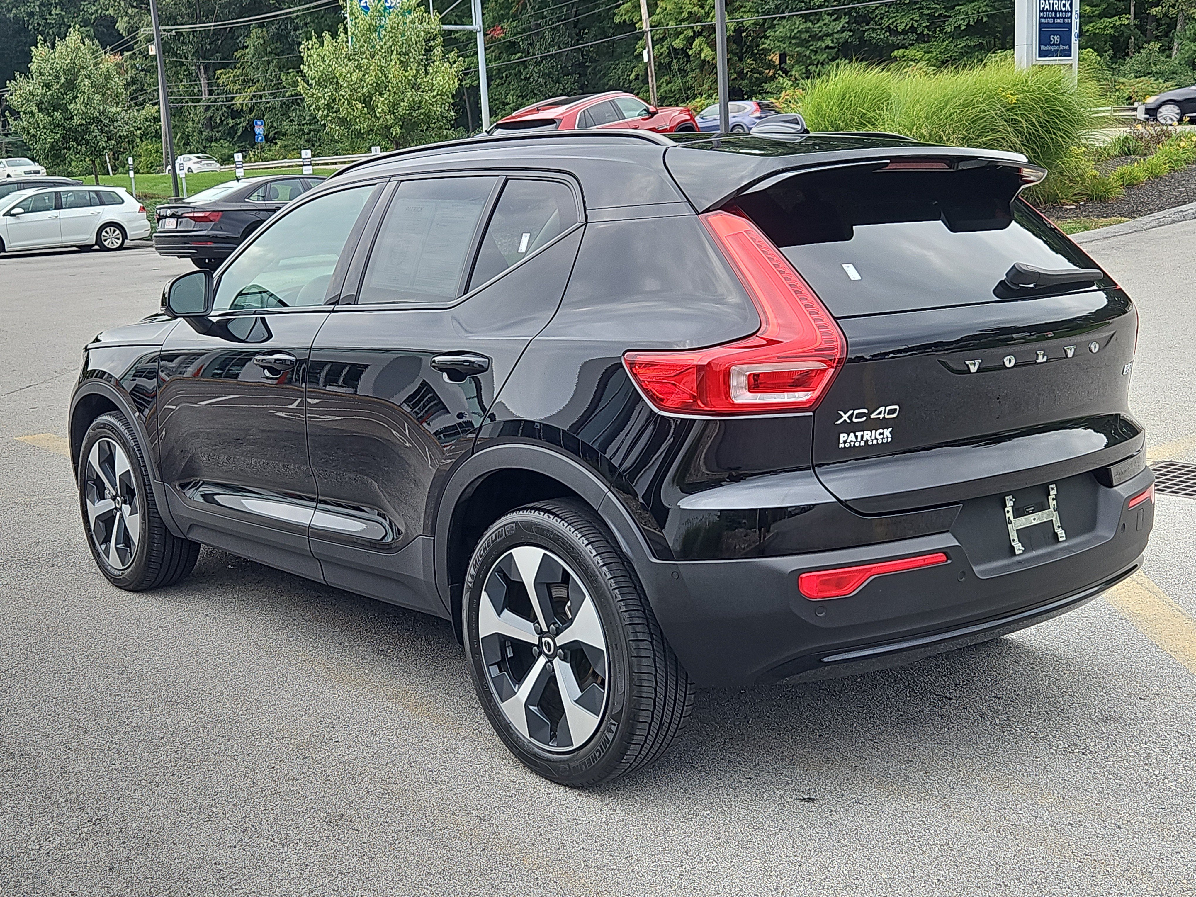 Used 2024 Volvo XC40 B5 Plus w/ Protection Package Premier AWD/4WD image 24