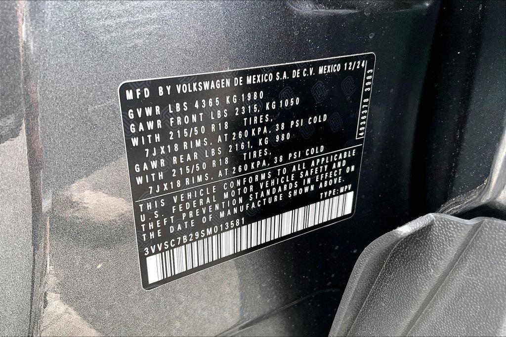Used 2025 Volkswagen Taos SE FWD image 14