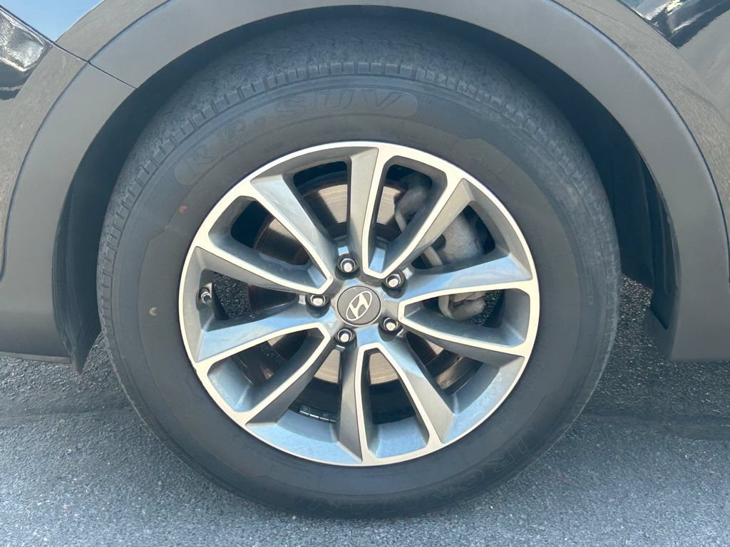 Used 2017 Hyundai Santa Fe SE w/ Cargo Package AWD/4WD image 13