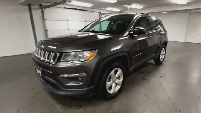 Used 2019 Jeep Compass Latitude w/ Popular Equipment Group AWD/4WD image 4
