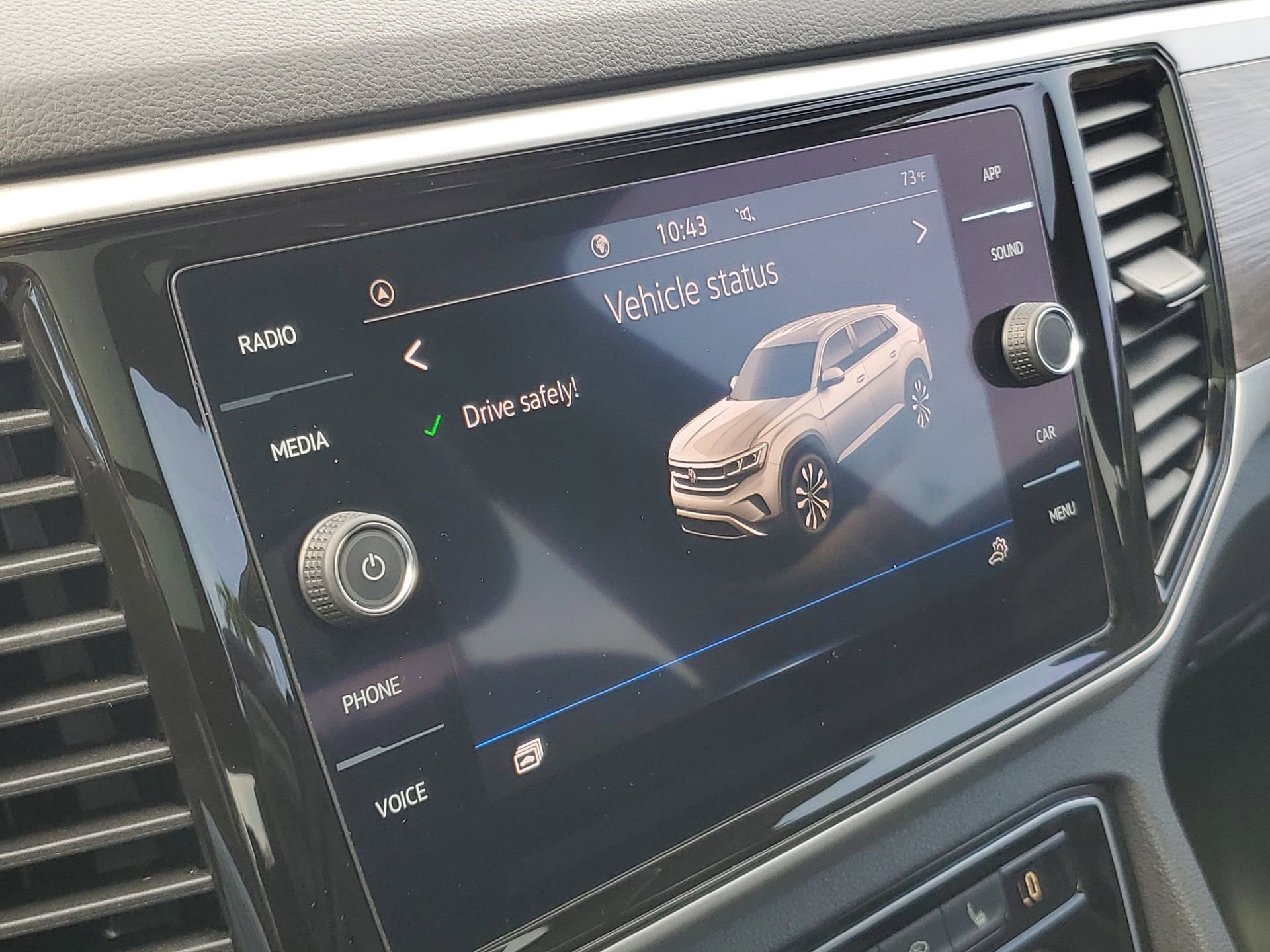 Used 2022 Volkswagen Atlas Cross Sport SE w/ Panoramic Sunroof Package image 28