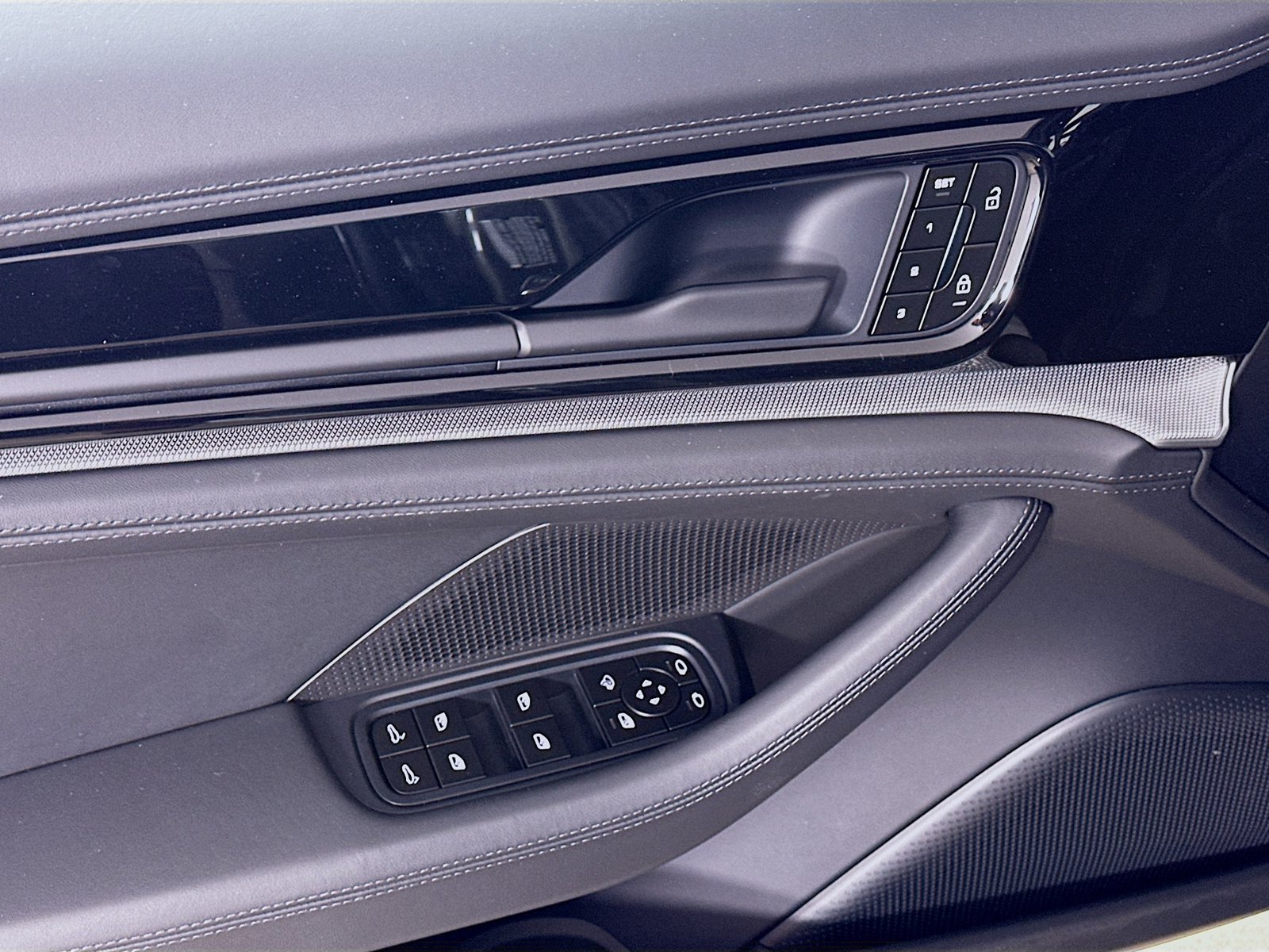 New 2026 Porsche Panamera 4 AWD/4WD image 17