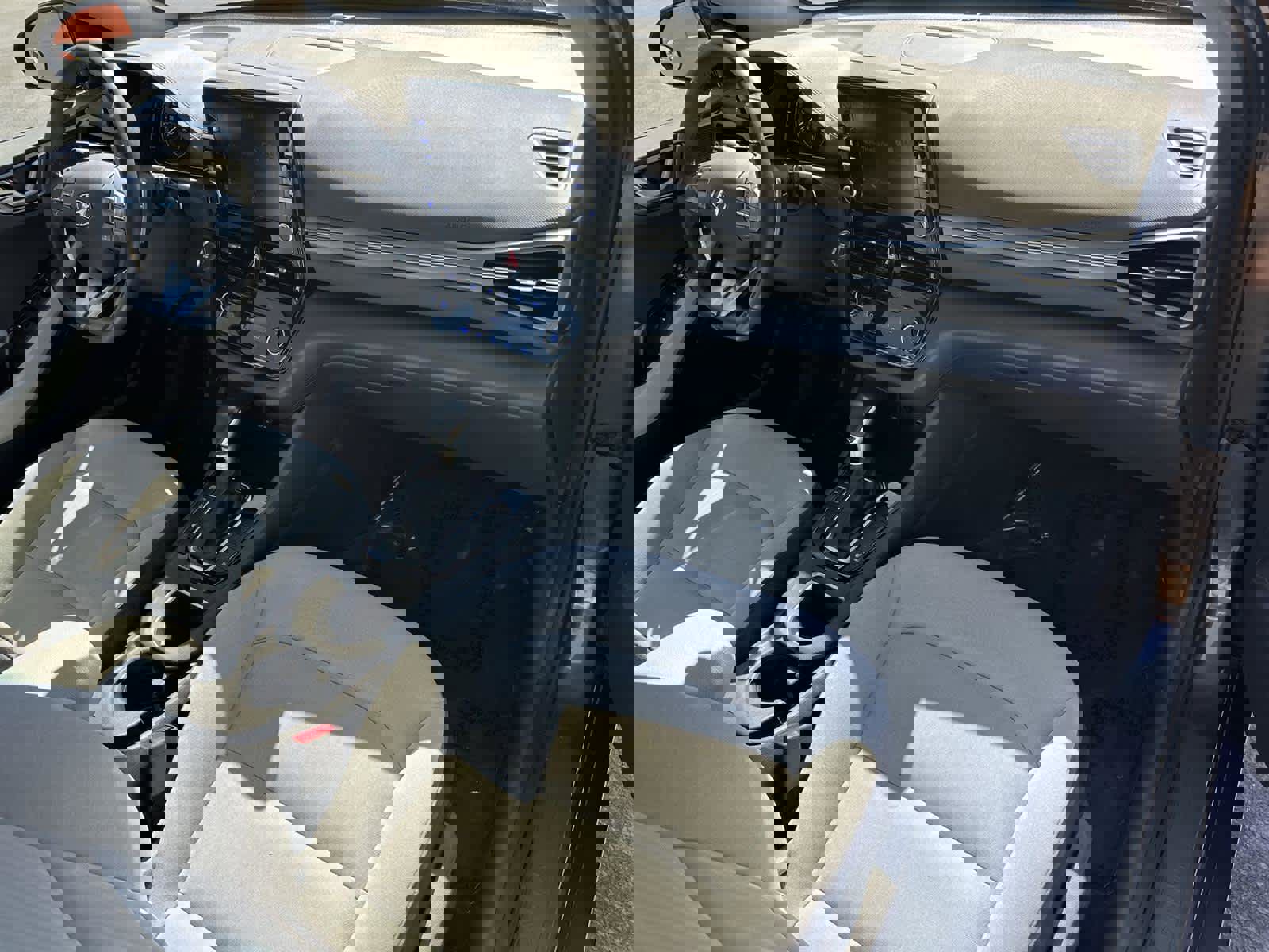 Used 2022 Hyundai Ioniq SE image 12