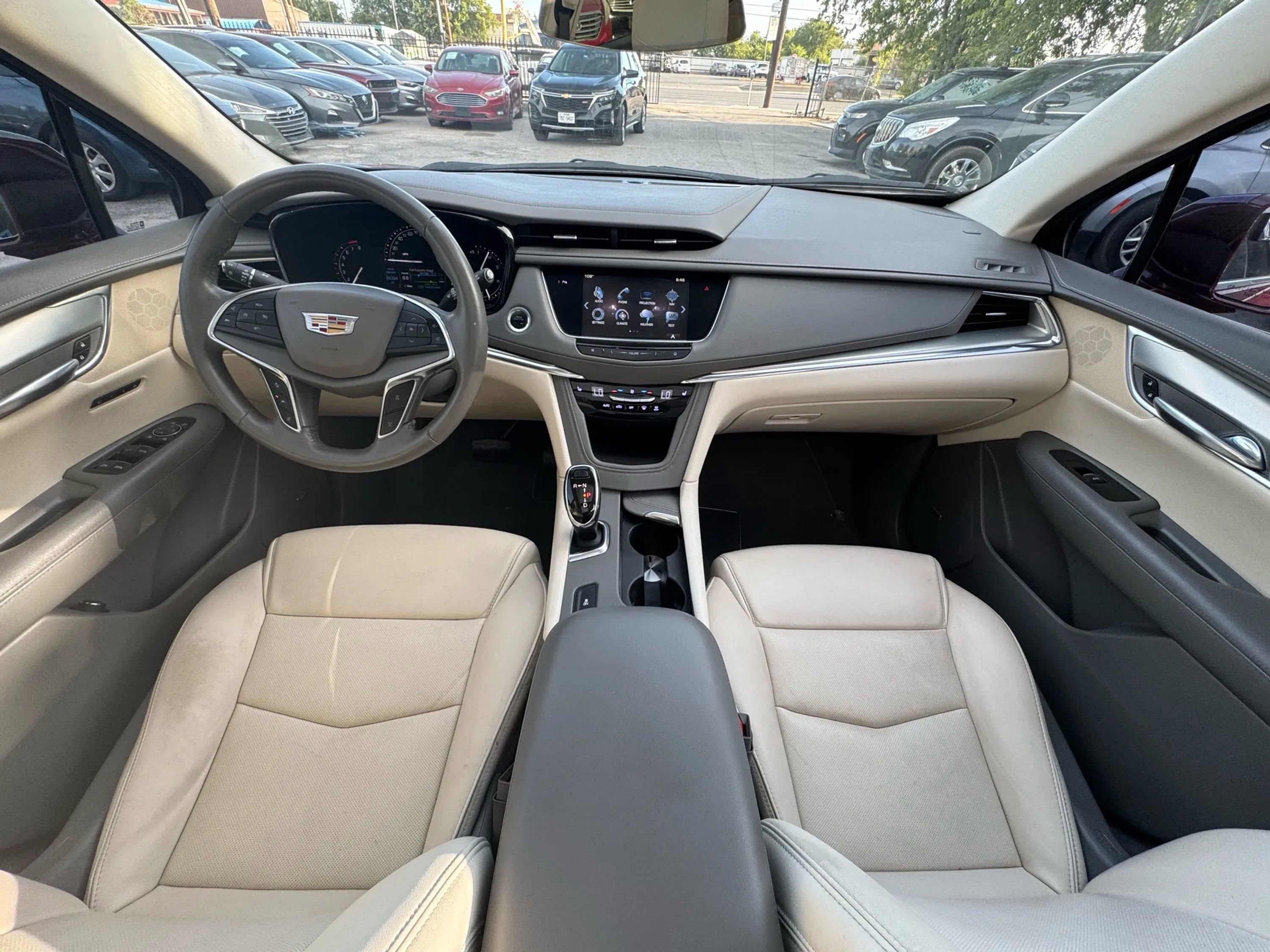 Used 2018 Cadillac XT5 Luxury w/ Driver Awareness Package image 15