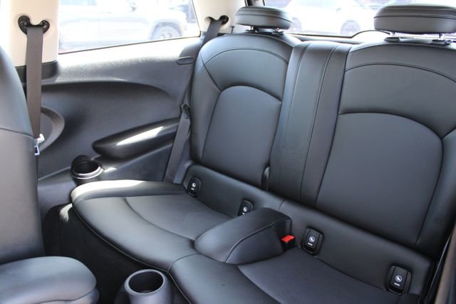 Used 2020 MINI Cooper 2-Door Hardtop FWD image 34