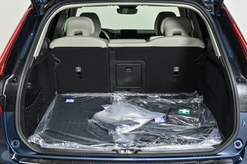 New 2026 Volvo XC60 B5 Ultra w/ Protection Package Premier image 30