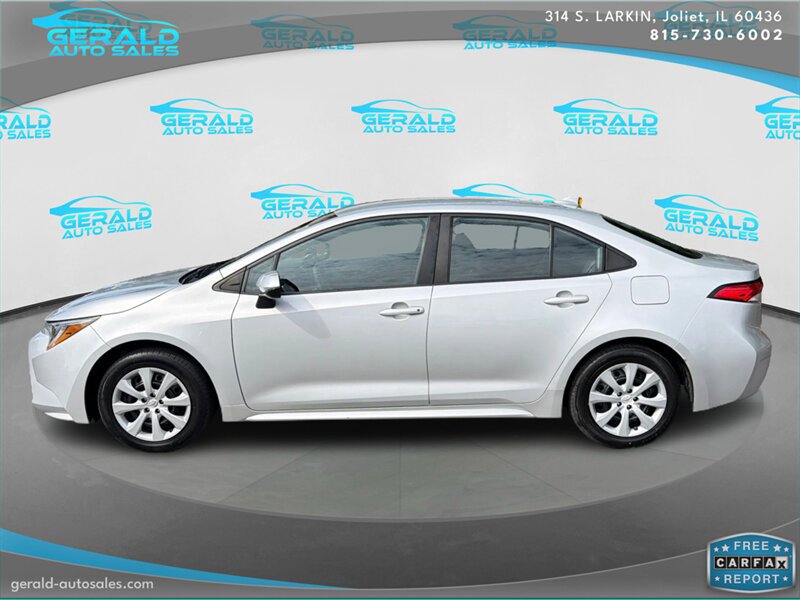 Used 2022 Toyota Corolla LE FWD image 3