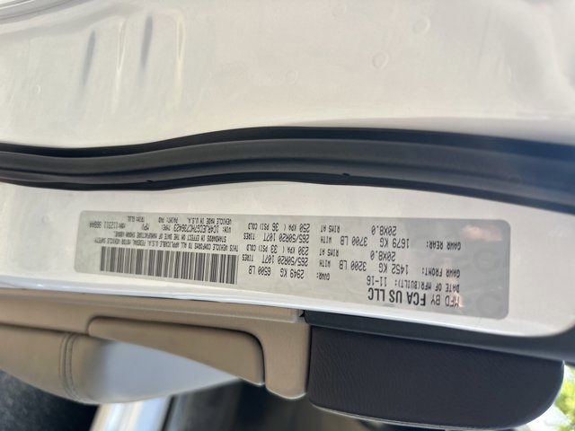 Used 2017 Jeep Grand Cherokee Overland RWD image 38