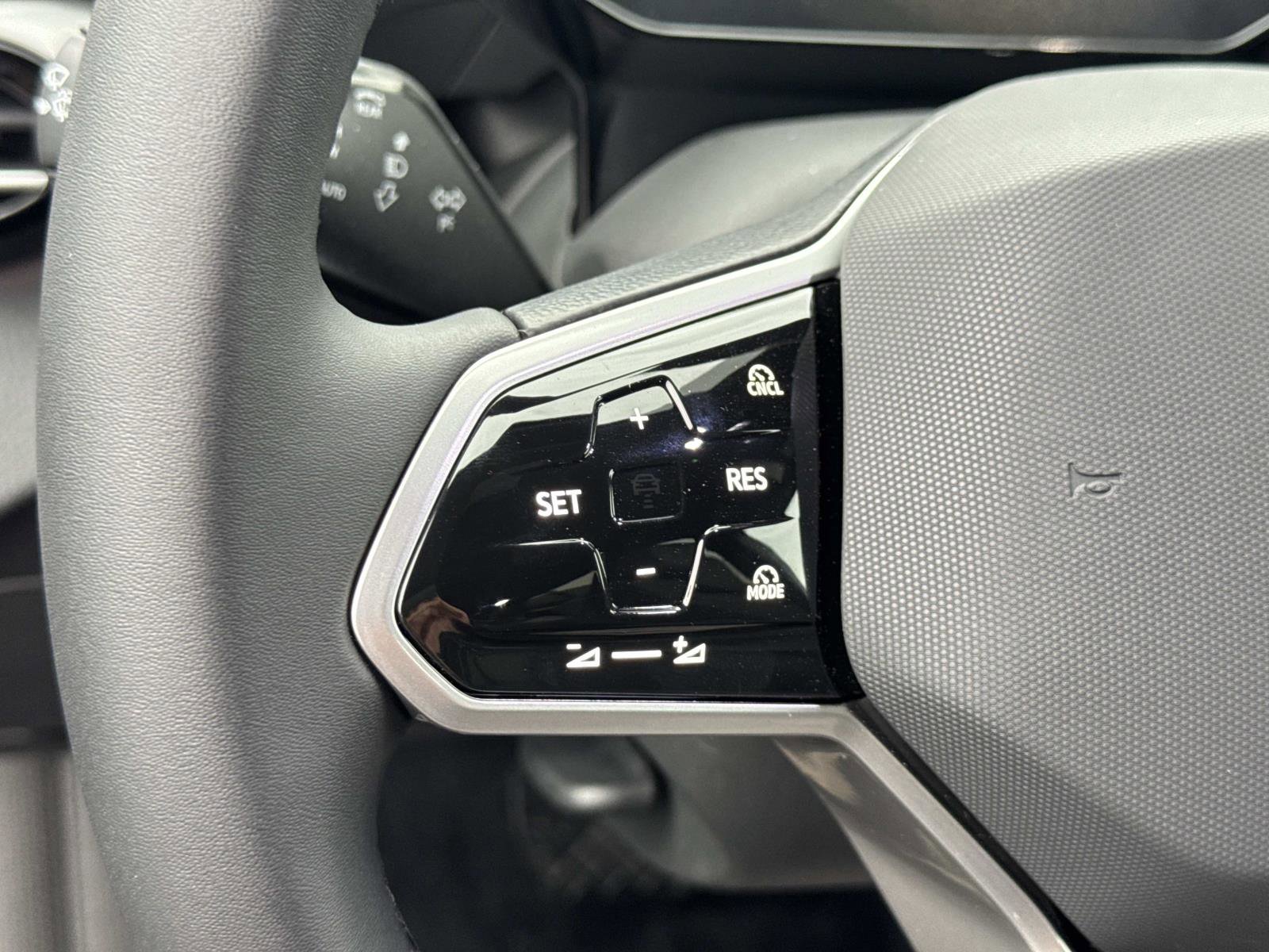 New 2025 Volkswagen ID.4 Pro S image 11