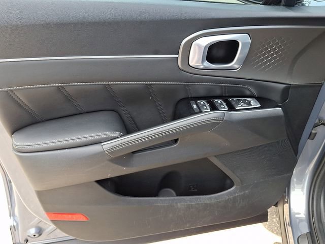 Used 2023 Kia Sorento SX image 10